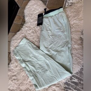 NWT Fabletics Fundamental pants small tall